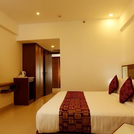Hotel Arcadia Regency Alappuzha Екстериор снимка