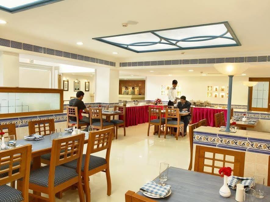 Hotel Arcadia Regency Alappuzha Екстериор снимка