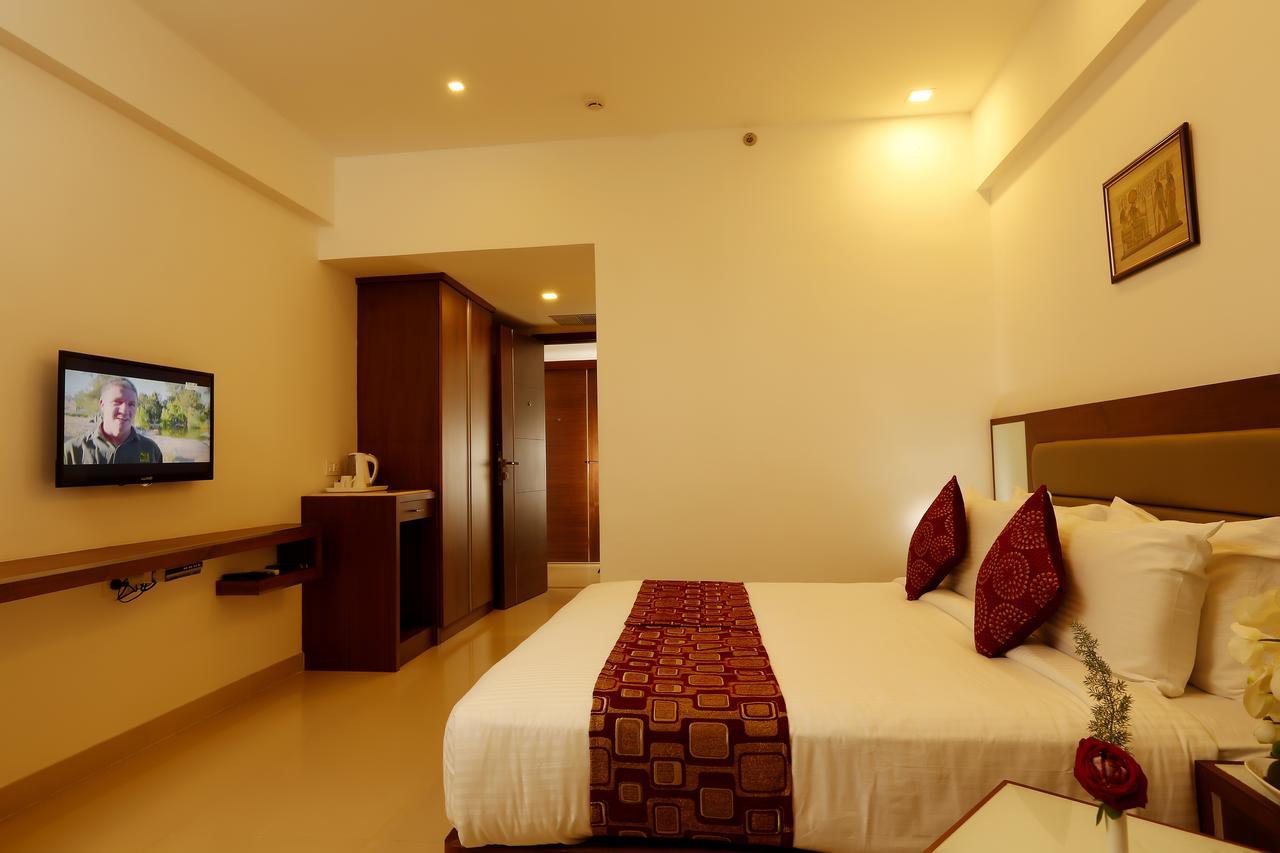Hotel Arcadia Regency Alappuzha Екстериор снимка
